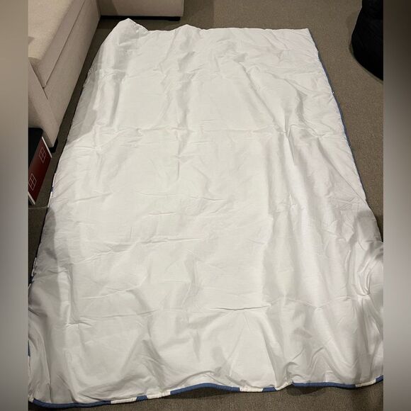 Pottery Barn Daisy Comforter Twin Bedspread - Picture 6 of 6